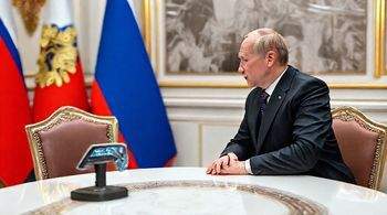 Путин обсудил с Мишустиным масштабное внедрение ИИ по всей стране.