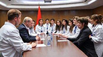 Путин встретился с участниками пятого Конгресса молодых учёных.